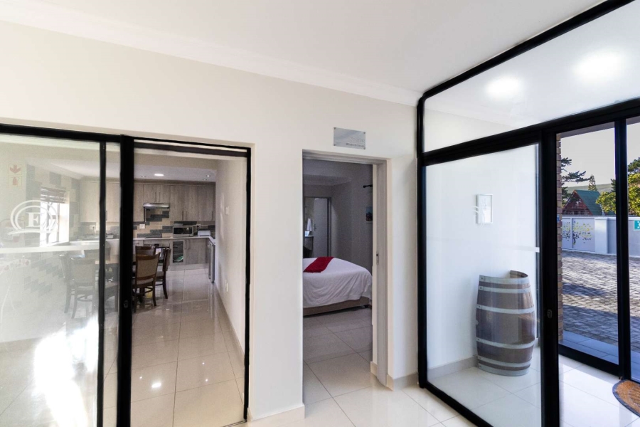 7 Bedroom Property for Sale in Sandbaai Western Cape